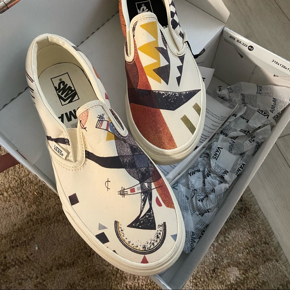 MoMA slip on Vans
